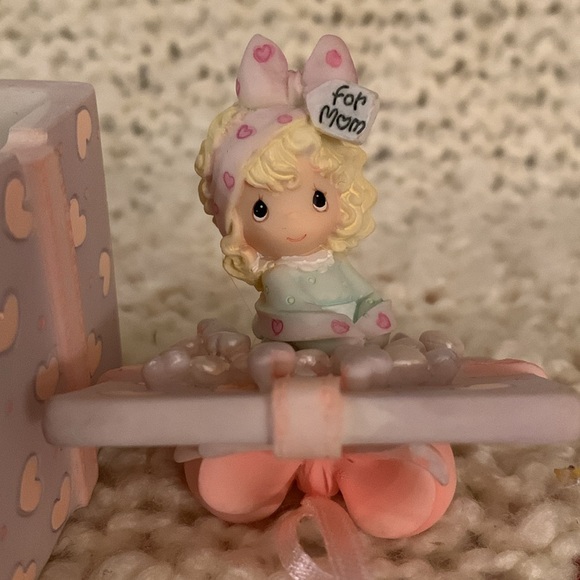 Precious Moments figurine for Mom, 4 inches high. - Picture 7 of 11